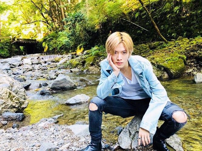 yuta: sf state (he’s literally wearing a warriors jersey and taking pics at stow lake)