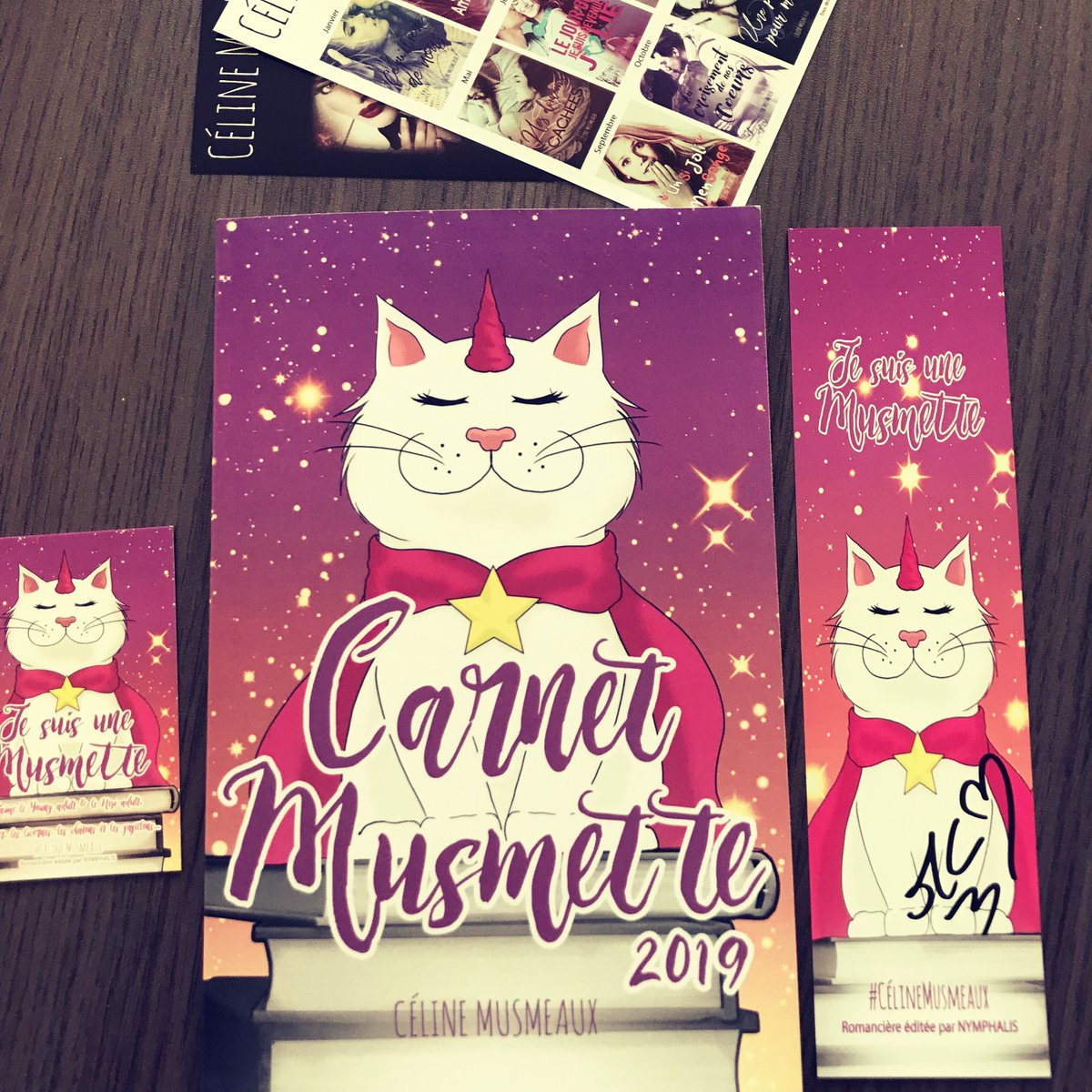 Merci Isabelle J. d'avoir identifié un problème sur notre boutique facebook. Je vous offre le Carnet Musmette 2019 qui part tout à l'heure pour Subligny !