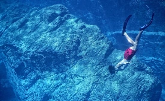 ilariadefilippo's tweet image. "What if, for a whole year, you stopped acquiring new things or taking on new pursuits. Instead, you return to abandoned projects, stalled hobbies, unread books and other neglected intentions, and go deeper with them than you ever have before." buff.ly/2G82hqo #DepthYear