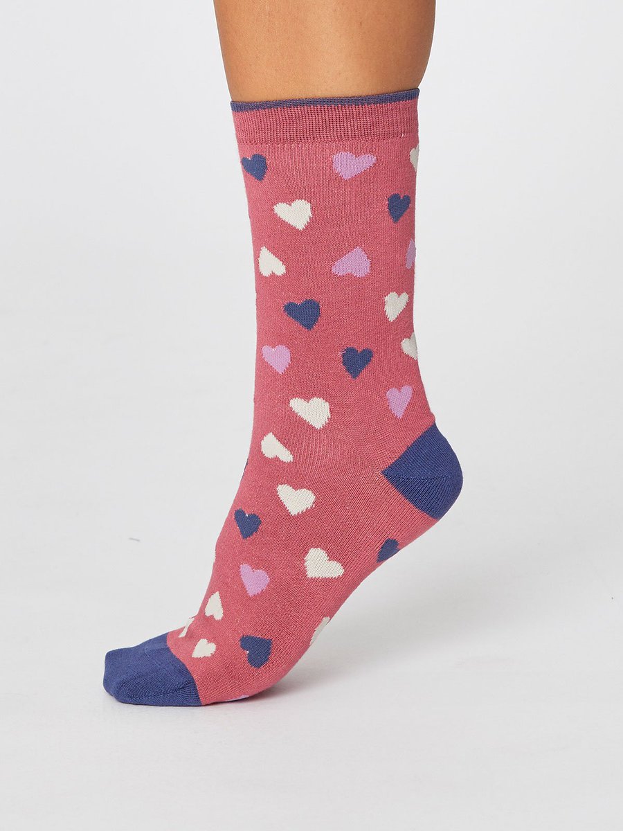 Wie geeff jij mooie #bamboe #sokken voor  Valentijn?  lotika.nl/duurzaam-valen…