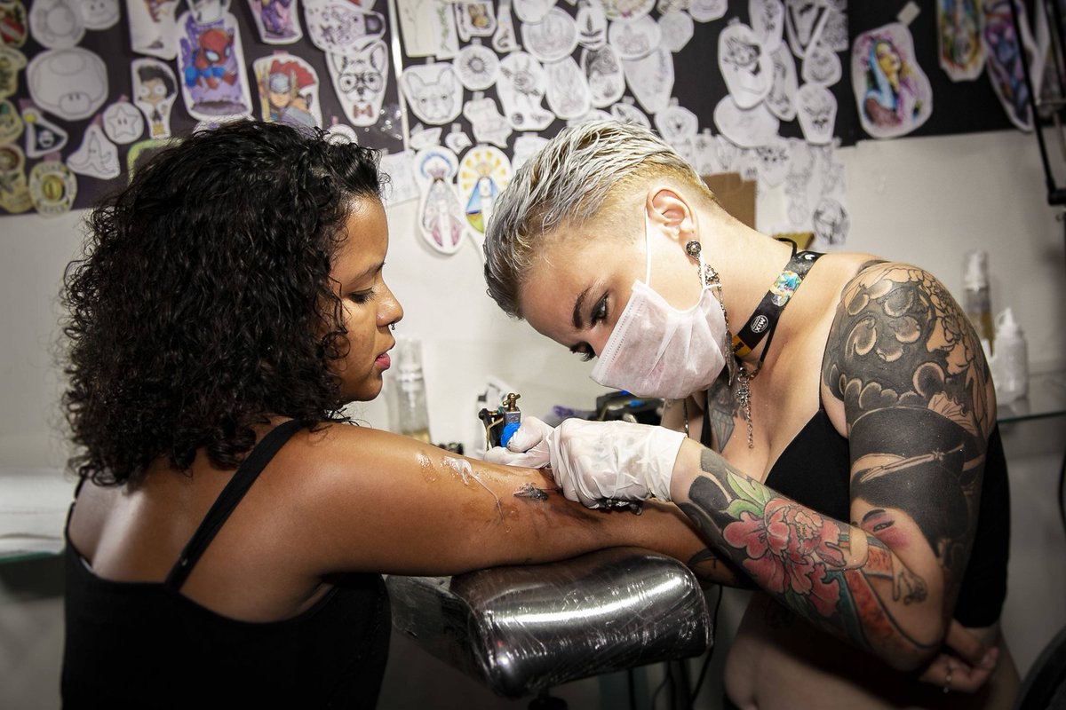 Татуировки для девушек. Делает тату. Самое больное место для тату. Тату. Делает тату.