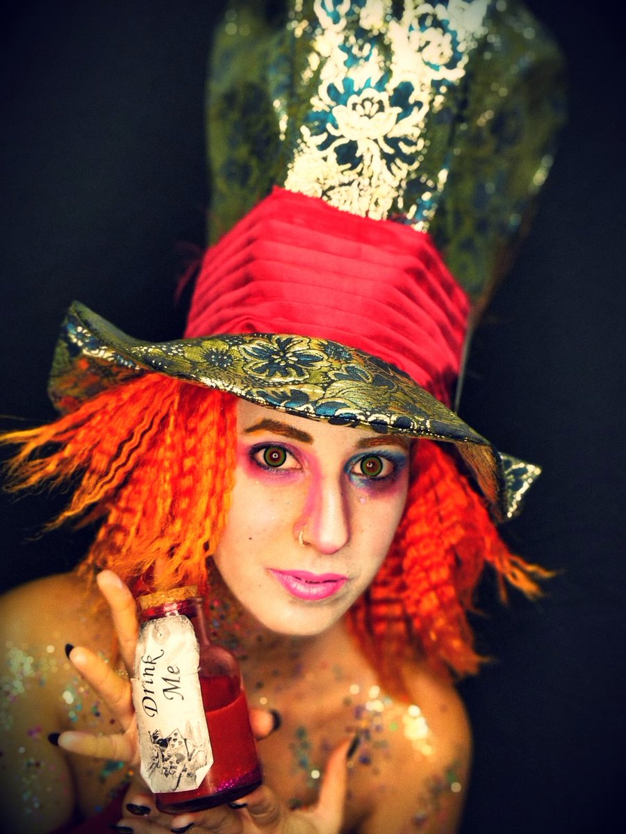 ANIMACIONALIA's tweet photo. Makeup & Photography @ANIMACIONALIA
Lentillas @cc_lenses
#luciachamorro #animacionalia #malaga #artist #artecorporal #makeup #mua #maquilladora #makeupaddic #facepainting #faceart #pintacaras #glitter #pinturacorporal #AliceInWonderland #sombrereroloco https://t.co/XWEKNeLiDB