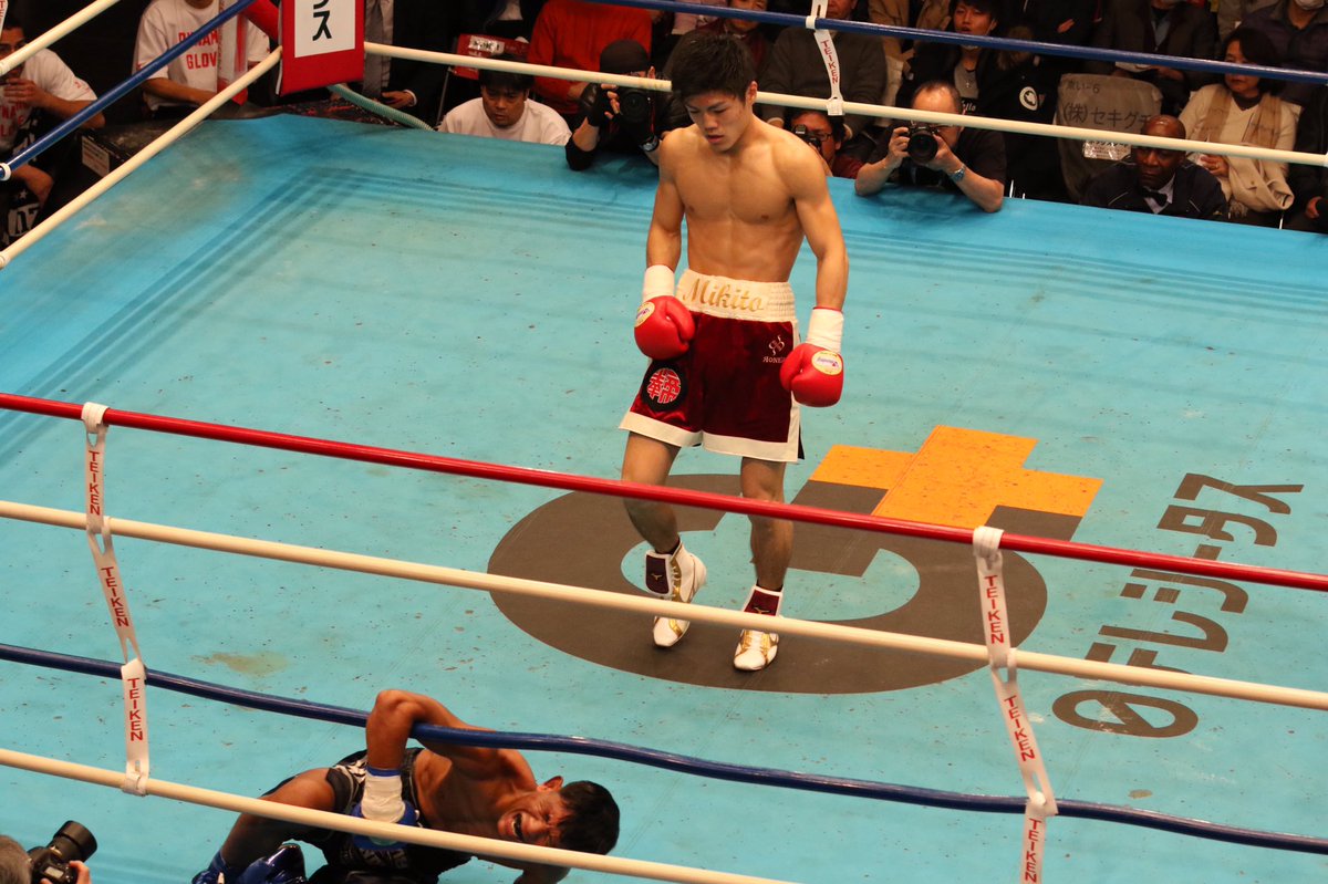 第581
ダイナミックグローブ

中野幹士(帝拳)

VS

エカラック・ラップラコーン(タイ)

#photoshoot 
#boxing
#japan
#canon7d
#boxingphotos 
#ボクシング
#中野幹士
#TEIKEN 
#帝拳 
#拳闘
#photography 
#professionalboxer