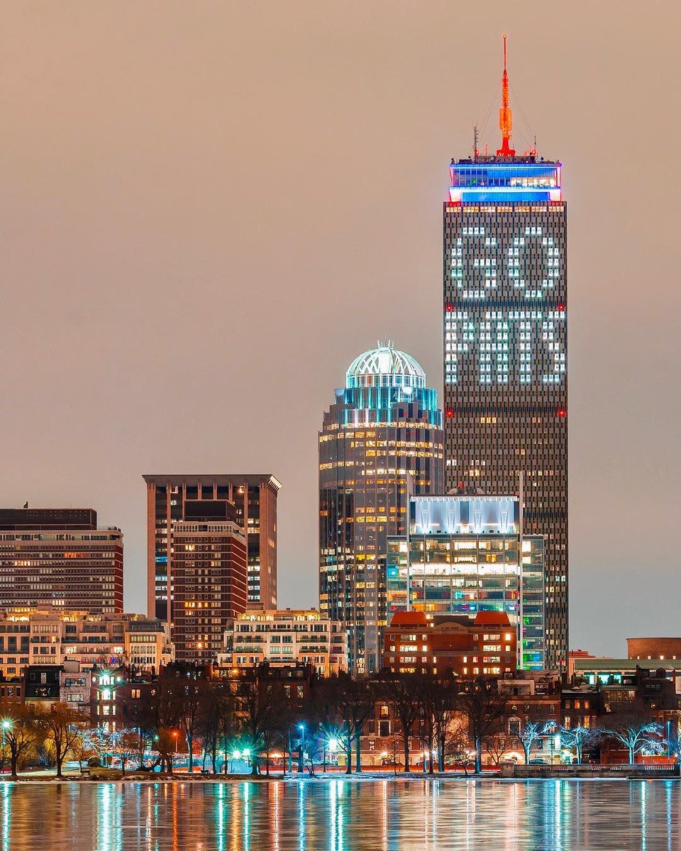 FairmontCopley's tweet photo. And that’s 6! Congratulations @patriots, #SuperBowlLIII champions! 🏈🏆🐐 #EverythingWeGot #JobDone #WithLoveFromBoston 📸: @oscarealvarez https://t.co/8dHrrEAyPc