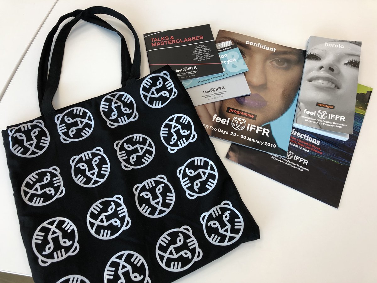 ぴあフィルムフェスティバル Pff 映画祭 ロッテルダム国際映画祭から帰国したスタッフが持ち帰ってきた 映画祭グッズ トートバッグがリバーシブルで可愛い タイガー