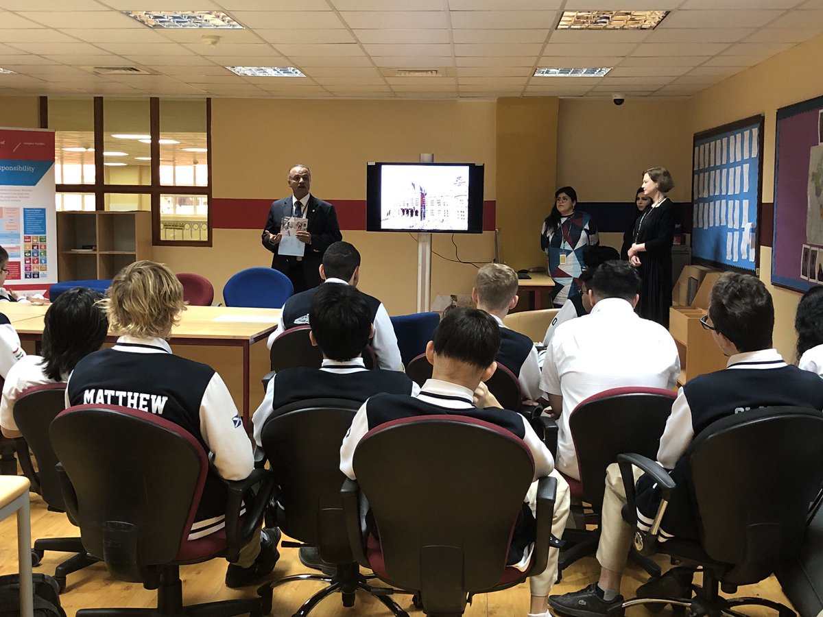 The university of Groningen are here this morning to speak to the sixth formers about life in the Netherlands and the courses that are on offer... 🚲 🌷 #RafflesISsixthform  <a href="/univgroningen/">University of Groningen</a> #Careers