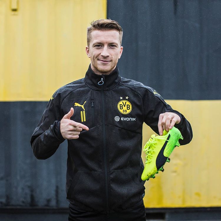 Archrivalz's tweet photo. New @PUMAFootball in @BVB colors. #ChooseSpeed #PlayLOUD https://t.co/zZpatyeUvB