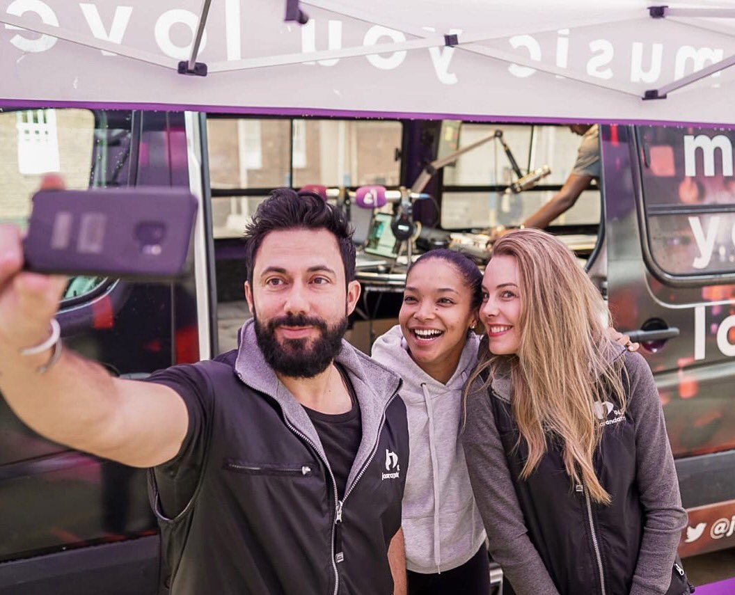 JacaBreakfast's tweet photo. Kempies! Share a selfie of you and your bestie at school, tag us and use the hashtag #MySchoolRocks to win points towards the party of your dreams! #JacaBreakfast https://t.co/d6Ab4oAatP