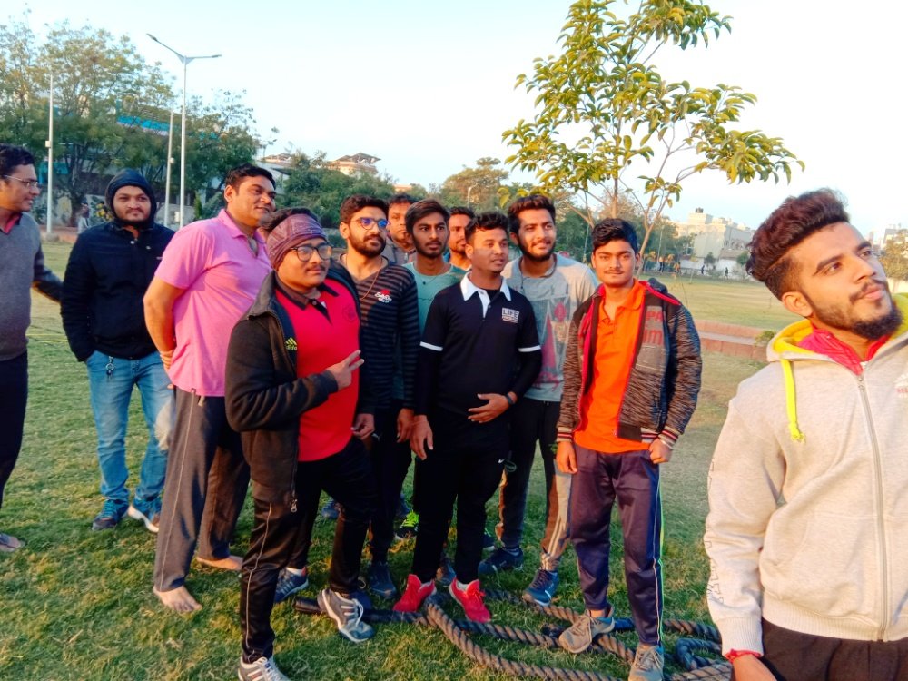 fittness_point's tweet photo. A crossfit session for Nikol branch in the lap of nature.
#TheLifeFitness #fittnessgoals #fitnessaddict #gymlife #crossfit #Ahmedabad #outdoorcrossfit #outdoorexrcise https://t.co/zqBVgsnXvO