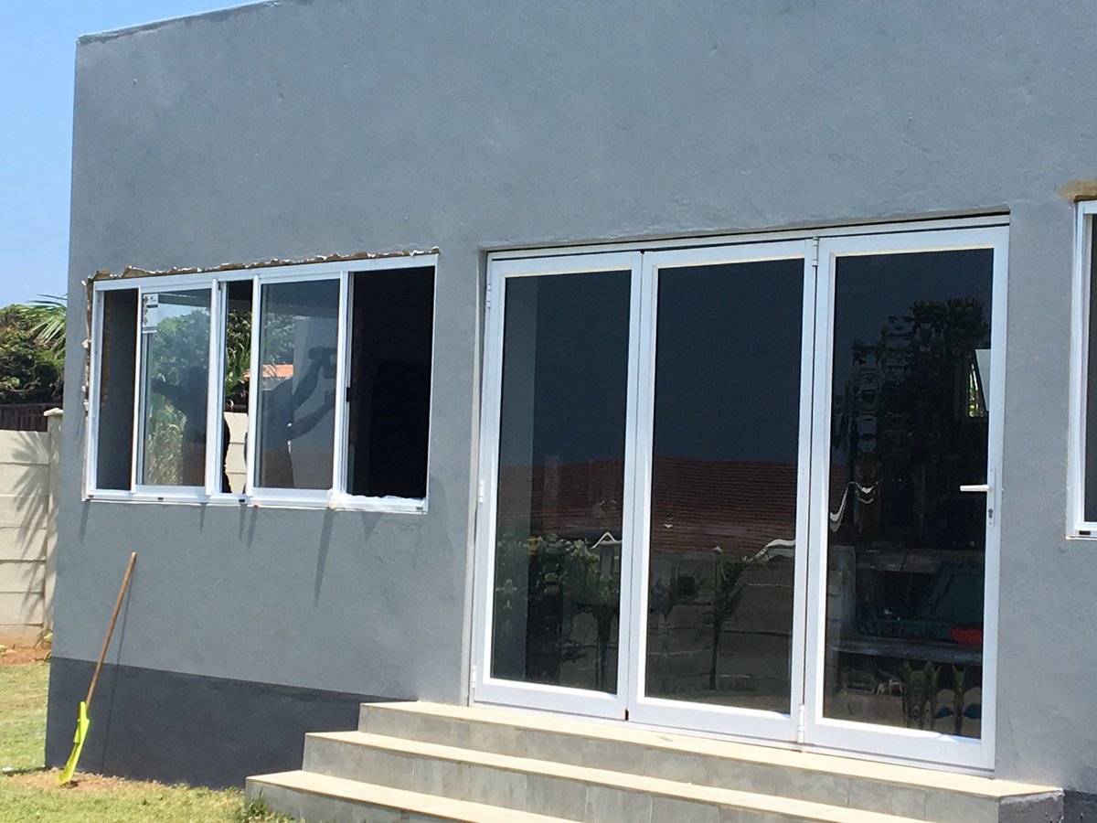 ScubaCoRSA's tweet photo. Almost finished with the new enclosed patio! Now for the finer touches to make it super homely and comfortable. 

It’s going to be the perfect chill area when you’re visiting Scubaco Diving &amp; Travel #rennovations #changeisgood #aliwalshoal #scubaco #diving #expanding https://t.co/Kscx5vt6QT