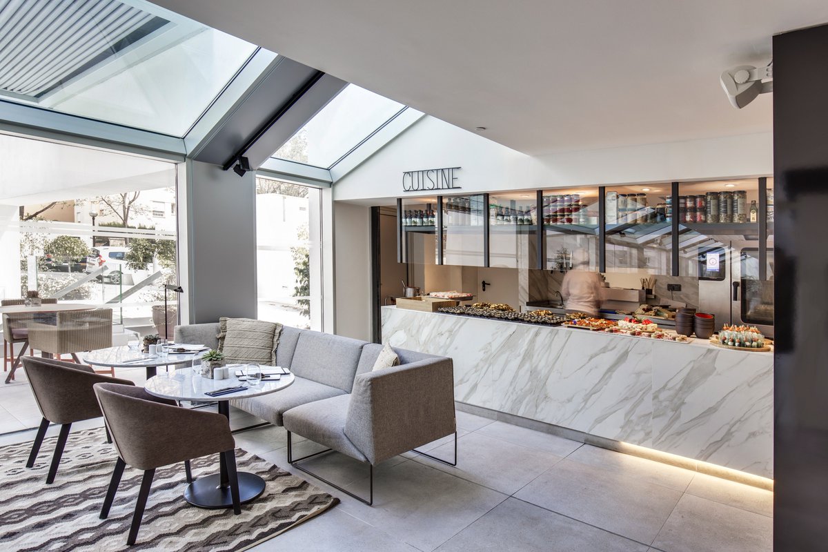 NeolithOfficial's tweet photo. Good morning from Hotel Meliá Palma Bosque, featuring Neolith® Calacatta Gold!
Photography: Dámaso Pérez, Fototec.
#Neolith #SinteredStone #NeolithSkin #NeolithCalacattaGold #Breakfast #Encimeras #Tables #Bars #Design #Durability #Traffic #Resistance #Sustainability #Interiors https://t.co/frGMvcGPsp