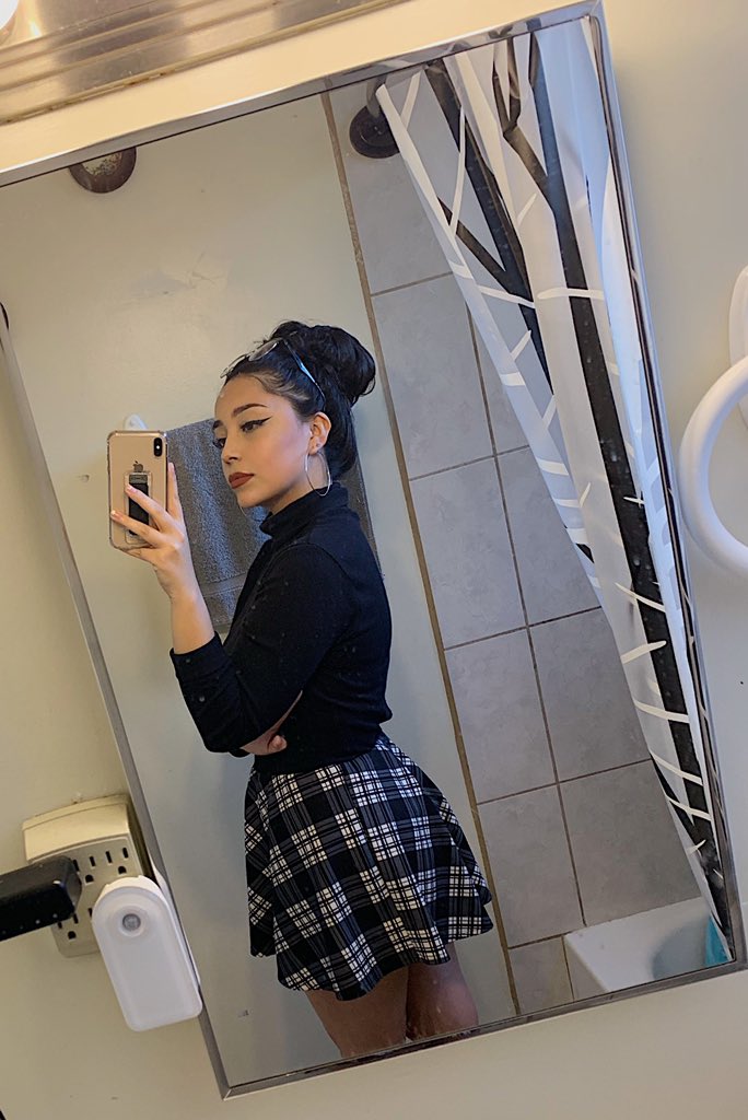heavensbb's tweet photo. u want my attention? send then. your money would look better w me anyways 😋 cashapp in bio. ask for paypal. verification is pinned 
#findom #findomme #paypig #bbr https://t.co/WLiAlTTCO7