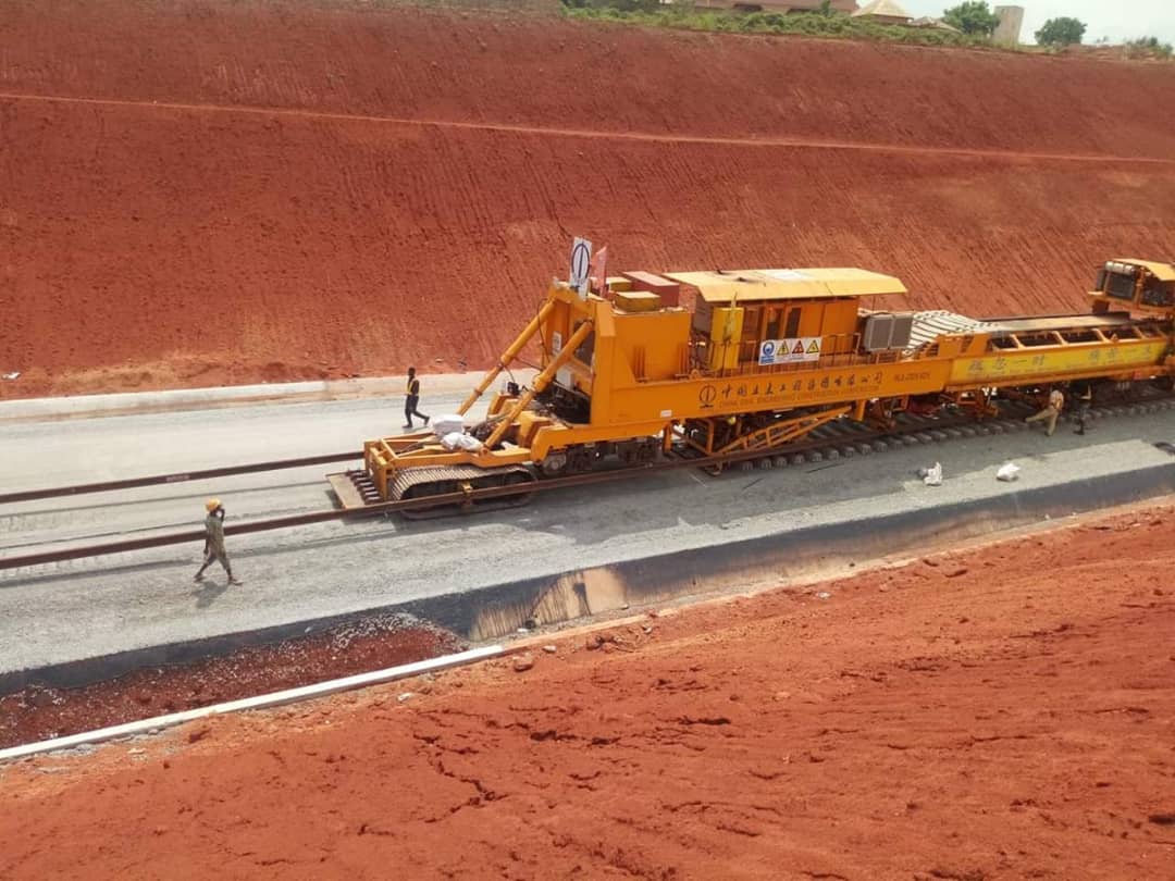 t0sinadeda's tweet photo. The Abeokuta end of the Lagos-Ibadan railway construction site.
At LADERIN area, Abeokuta, where a rail station is expected is ongoing and the second railtrack starts soon.
#YearofInfrastructure #FeBuhari
#RailUPng
๐ท Sunday 3rd February, 2019. https://t.co/gmbwPn8wV0