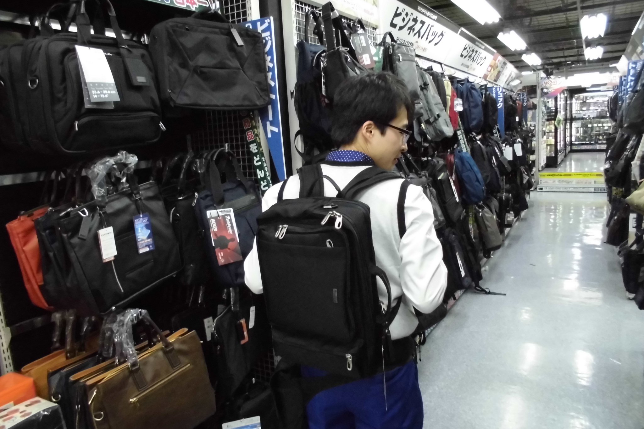 ヨドバシカメラ 吉祥寺店 V Twitter もうすぐ春ですね 新生活に向けておすすめなのが パスファインダー の ビジネスバッグ です 3wayで背負うだけでなく手持ちも可能 当店b1fのバッグコーナーにてお試しいただけます ぜひご来店