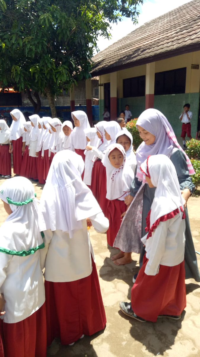 Urang Bantu Sakola tweet media