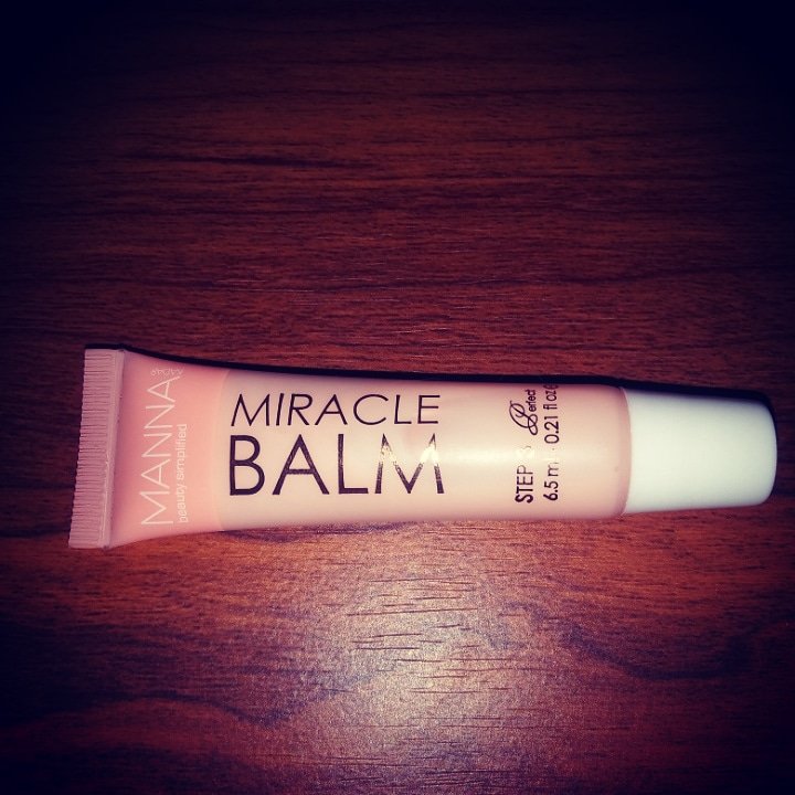 I am really digging this Manna Kadar Lip Balm. Since I got it in my <a href="/LipMonthly/">Lip Monthly</a> bag, I have been using it nonstop to keep my lips hydrated and soft. I absolutely love this!

#mannakadar #mannakadarcosmetics #lipbalm #winterlips #hydratedlips #lipmonthly #miryamakeup #lovemylips