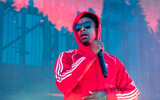 Noisey Deutschland (@noisey_de) on Twitter photo 21 Savage soll seit fast 13 Jahren illegal in den USA leben:
▶︎ noisey.vice.com/de/article/43z… #21Savage <a href="/21savage/">Saint Laurent Don</a>
Seine Anwältin spricht von einem "Missverständnis". Was ist dran? 21 Savage soll seit fast 13 Jahren illegal in den USA leben:
▶︎ noisey.vice.com/de/article/43z… #21Savage <a href="/21savage/">Saint Laurent Don</a>
Seine Anwältin spricht von einem "Missverständnis". Was ist dran?