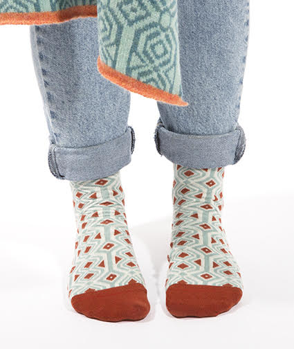 I love coming up with new colour combinations. Pictured here are my Fes Rust/Duck Egg socks, which were pretty popular in the lead up to Christmas.
Which colours would you like to see in my next collection? Comment and let me know…
#colours #colourpalette