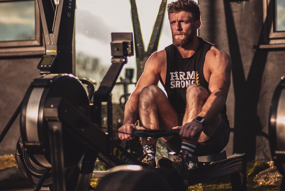 FarmFitness1's tweet photo. -
Row your own boat 🚣♂.
.
Get nautical with this erg based #metconmonday from our Farm Fit manual.
.
50cal row
100 deadlift @ BW
50cal row
100 barbell row @ .5% BW
50cal row
100 barbell curl @ empty bar
50cal row
.
Scale as necessary https://t.co/OMsAdYdQqx