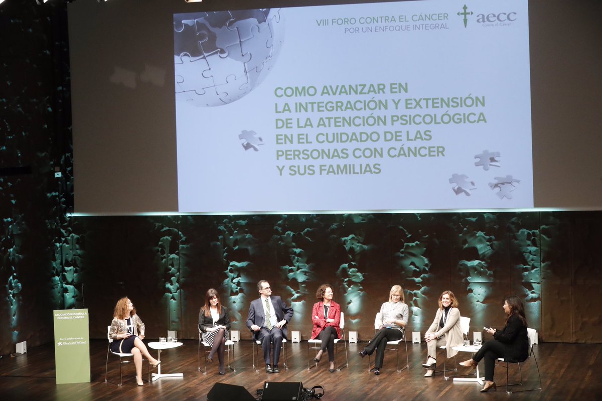La Reina preside el VIII Foro Contra el Cáncer “Por un enfoque Integral” #aeccDíaMundialCáncer La jornada divulgativa se celebra bajo el lema "El dolor emocional de las personas con cáncer y de sus familias, ¿estamos respondiendo?” @aecc_es casareal.es/ES/Actividades…