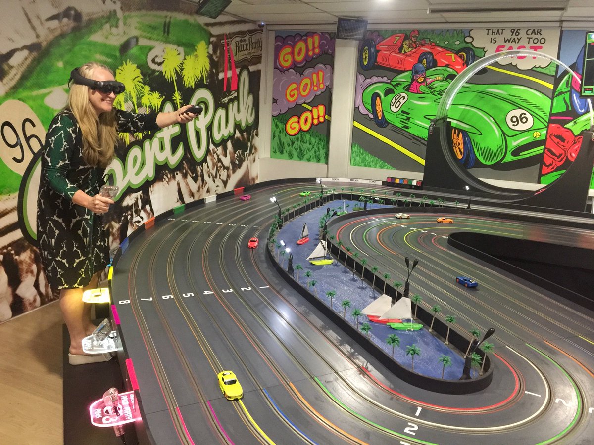 Old school meets new school & it’s fun!🤗🏎