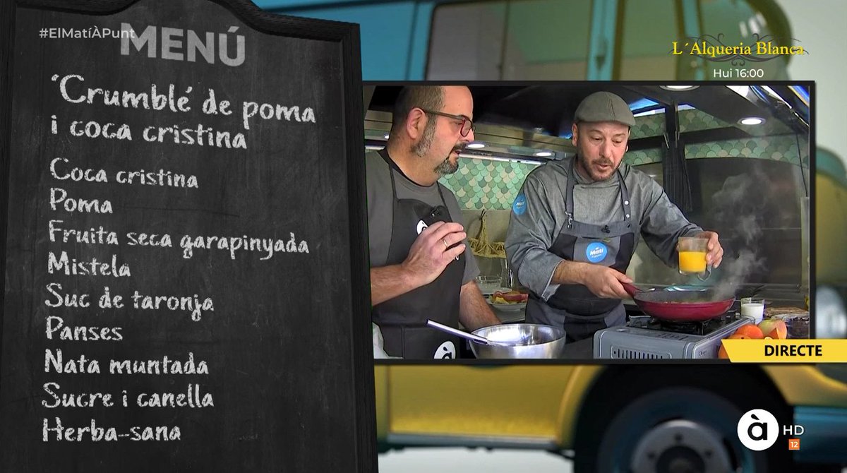 elmatiapunt's tweet image. Ja estem dalt de la gastroneta per a cuinar el 'crumble' de poma i #CocaCristina, amb l'ajuda d'un autèntic "arqueòleg de la gastronomia", el cuiner @JoanClement. Ha elaborat un menú visigot amb el qual pretén que es conega la cultura de la nostra terra des de l’època de Jaume I.