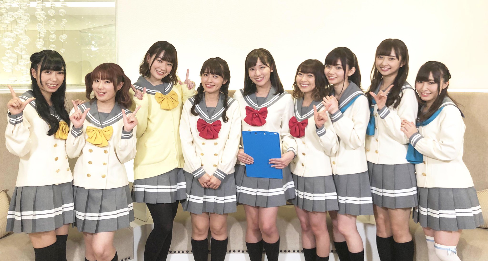 ラブライブ シリーズ公式 舞台挨拶 本日は新宿ピカデリーにてaqoursで舞台挨拶を行わせていただきました 劇場にご来場いただいた皆さま Lvをご覧いただいた皆さまありがとうございました ラブライブ サンシャイン 劇場版を引き続きよろしく