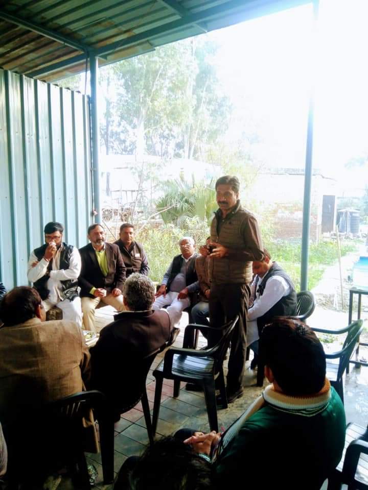 mudit_aggarwal's tweet photo. Meeting at Block Congress Committee Office of @ravinderburari  ji of Burari assembly to discuss ways to make Congress strong in the area. I thank all block presidents from Burari Assembly for contributing and also want to thanks ex MC candidates for their support https://t.co/3VSNzaDeHL