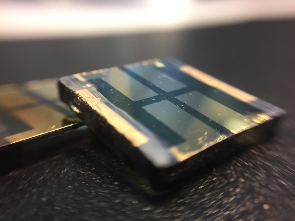 Scientists from <a href="/palomaresgroup/">Palomaresgroup</a> &amp; collaborators published in @EES_journal results that demonstrate the potential of using organic molecules that self-assemble in monolayers (SAMs) to simplify the construction of perovskite-based solar cells. Read more: iciq.org/lean-solar-cel…