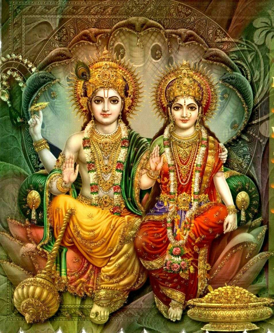 The union of the couple (in this case Raden Inu and Candra Kirana) is also symbolic of the gods Vishnu and Laksmi, known in Malay as Bisnu and Dewi Seri. And speaking of the sacred union, you might have noticed something