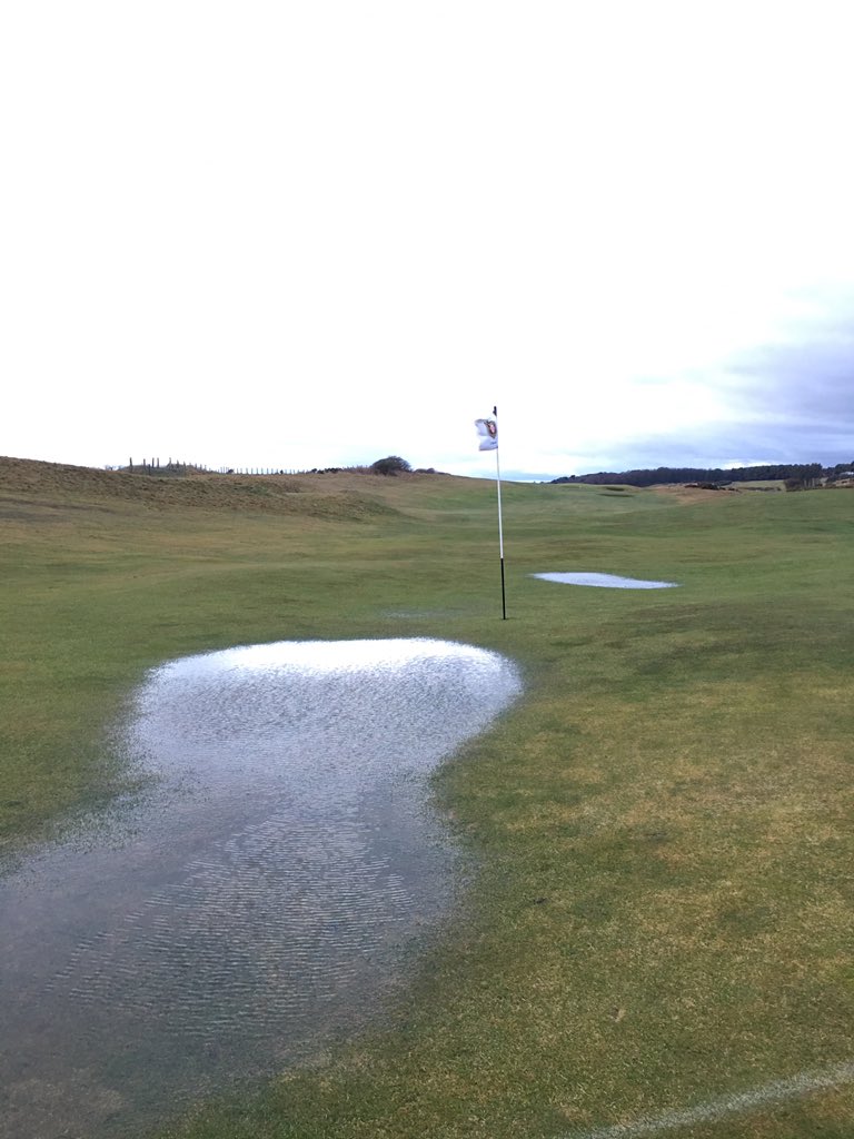 Lundin_Pro_Shop's tweet photo. MEMBER - Why are we closed?  PRO - The winter greens have a little water on them sir! MEMBER - Surely they can move the pins! #Really #IGiveUp #JustGoForAWalk #QuackQuack https://t.co/4kuBg78sUe
