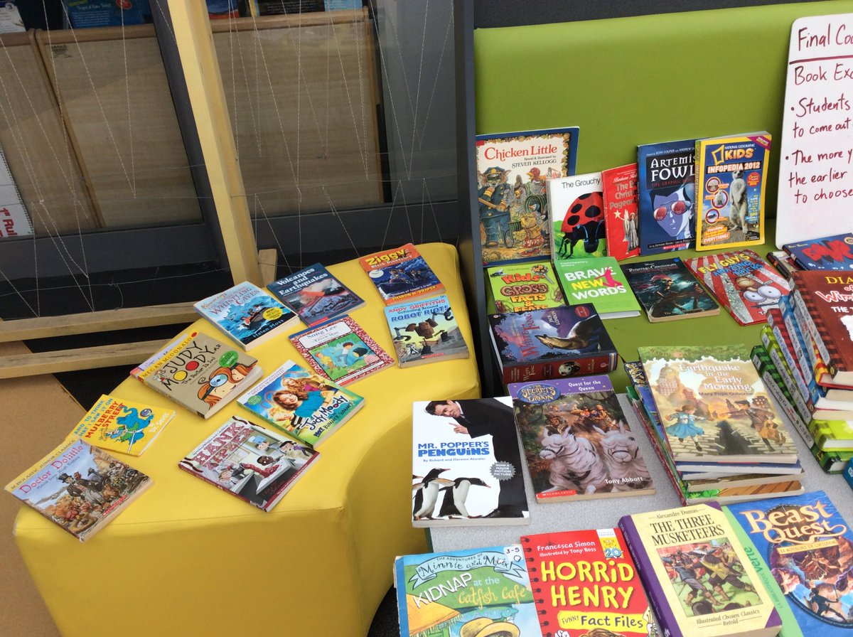 VintnerAngela's tweet photo. I am so proud of my students who (totally on their own) developed and executed this class book exchange.  What a great way to reuse resources and cut down on waste! https://t.co/fqkHMRbxNG