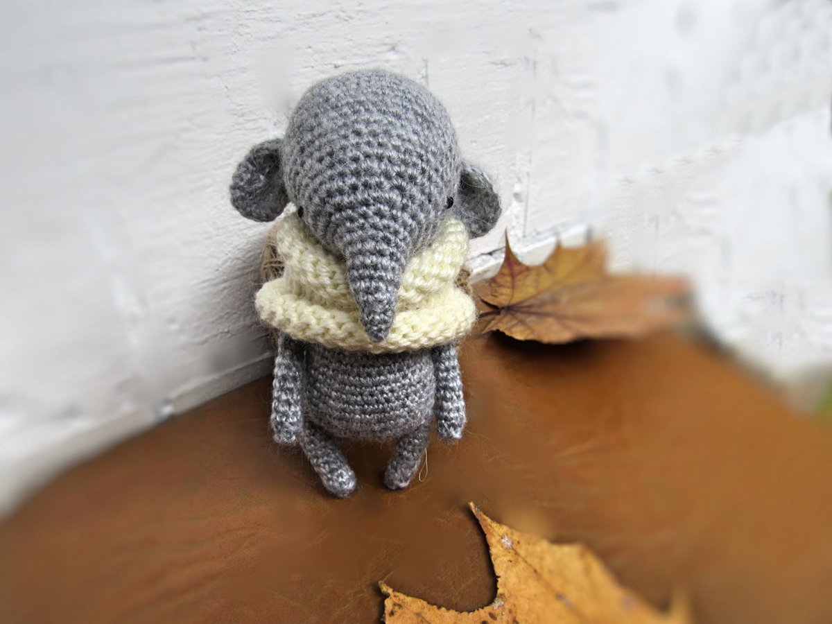 ChornaHelen's tweet photo. Little charming elephant. 
A good toy. 
In the cold season it warms up a warm snood. 
This little elephant will be a good gift for a child older than three years old, a lovely girl. https://t.co/vrKYKTxP7S