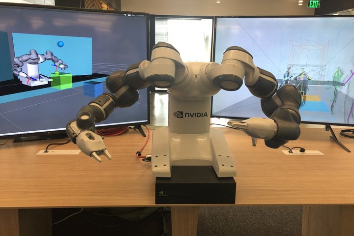 zkerravala's tweet photo. #Connex19 @ALUEnterprise COO @MatthieuDestot predicts the hybrid workplace.  Read my post on the rise of cooperative robots in the workplace or "cobots".  @eWEEKNews  
https://t.co/CzADq3iIEn https://t.co/kXvQjOptIw