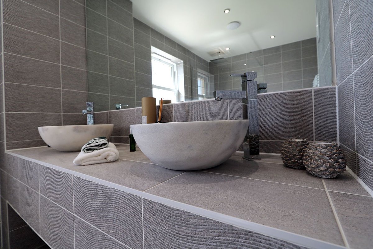 Inspired by hotel chic, some of our homes feature luxurious dual basins – perfect for busy couples #timesaver #morningroutine #interiordesign #beautifulbathroom #housegoals