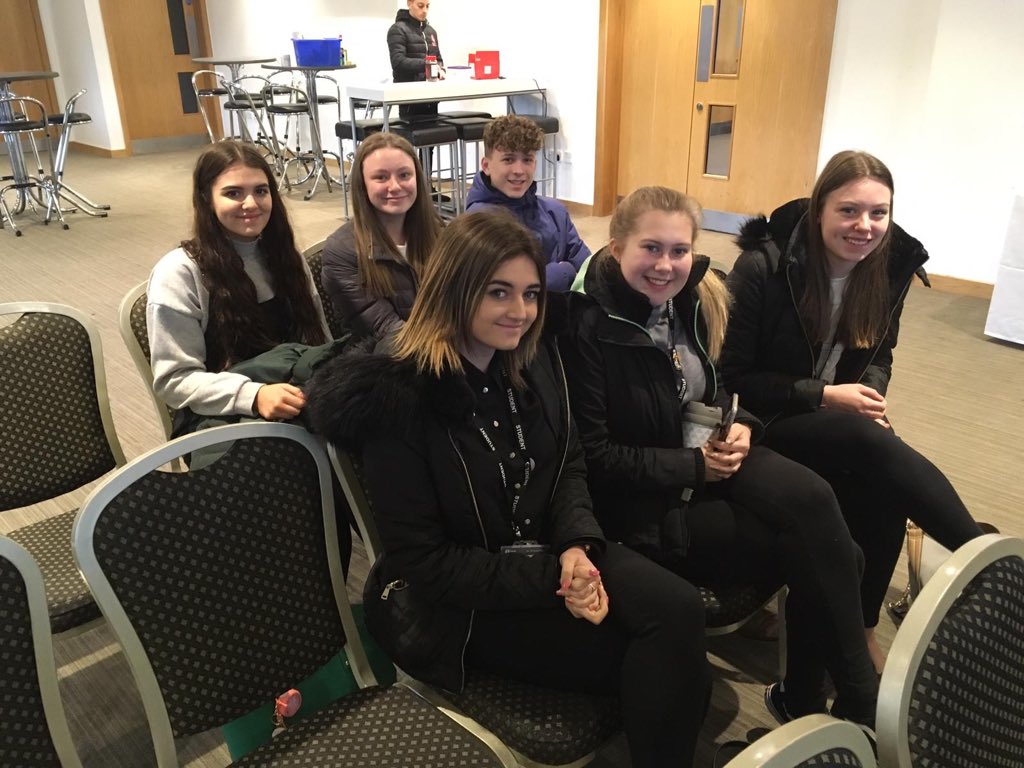 WalesSixth's tweet image. 14 of our @mentalhealthwhs are at Rotherham united this morning for more training. So proud to have these students representing @WalesHigh @pepediiasio #mentalhealth #dedicatedstudents #soproud @rotherhamunited