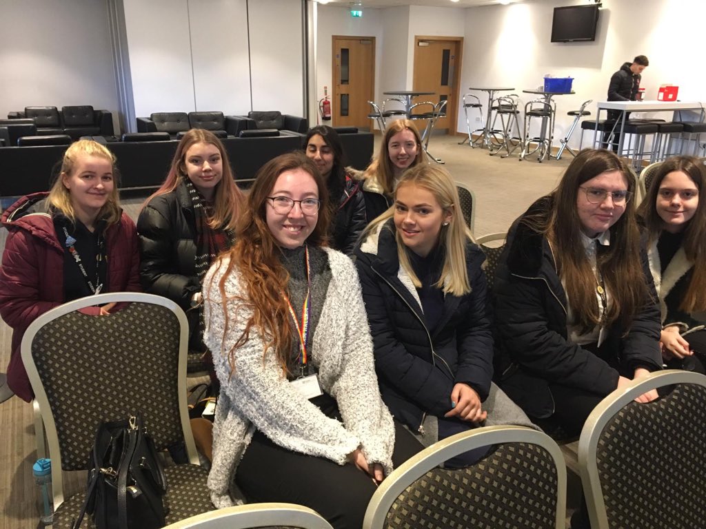 WalesSixth's tweet image. 14 of our @mentalhealthwhs are at Rotherham united this morning for more training. So proud to have these students representing @WalesHigh @pepediiasio #mentalhealth #dedicatedstudents #soproud @rotherhamunited