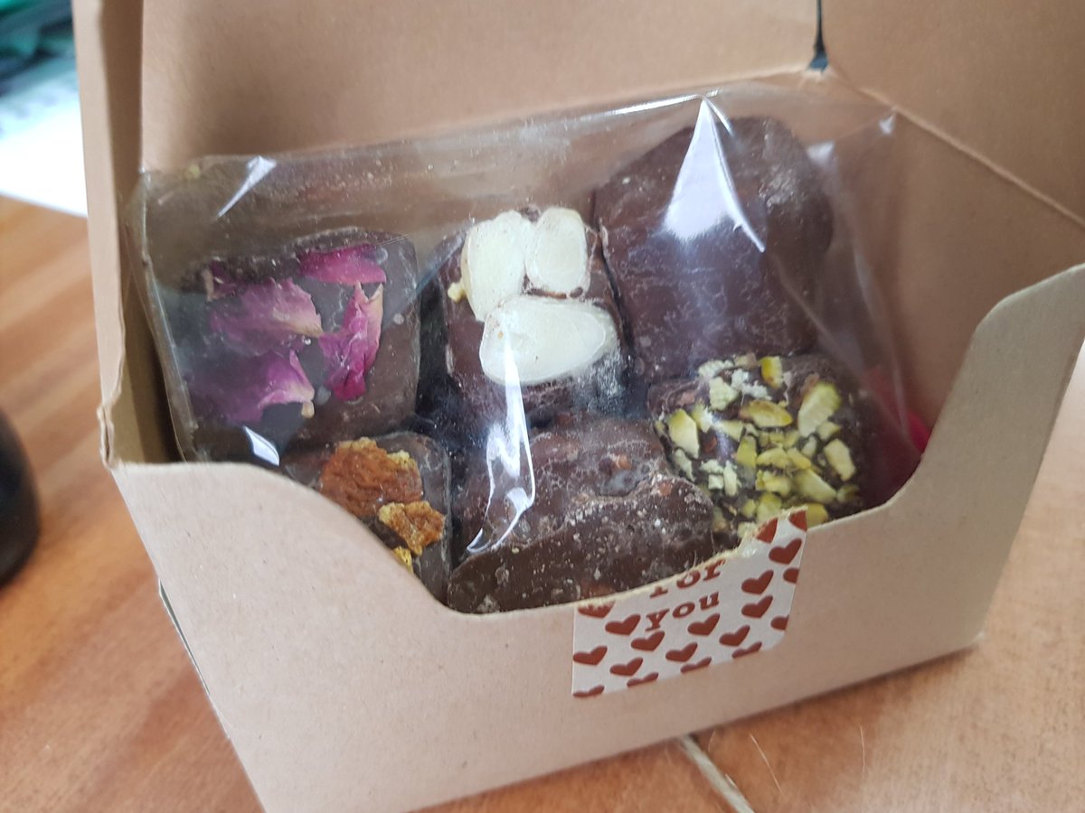 goonergirly's tweet photo. My sweets have arrived! @yumintumsweets 😍 Can't wait to try them. Thank you https://t.co/oCNPBRh8Rn