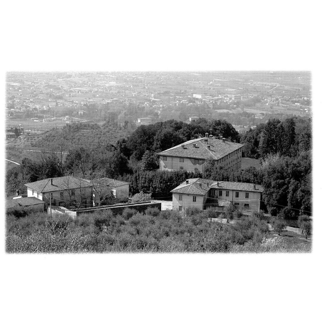 VGuinigi's tweet photo. Sold to General Meuron of the Napoleon’s army,@Vguinigi belonged to the Pardinis during WW2: the small succession of owners have contributed to its extension and its conservation during 5 centuries. #villaguinigi #tuscany #luxuryresort #luxuryvilla #historicalplace #villelucchesi https://t.co/wvINvzMjbh