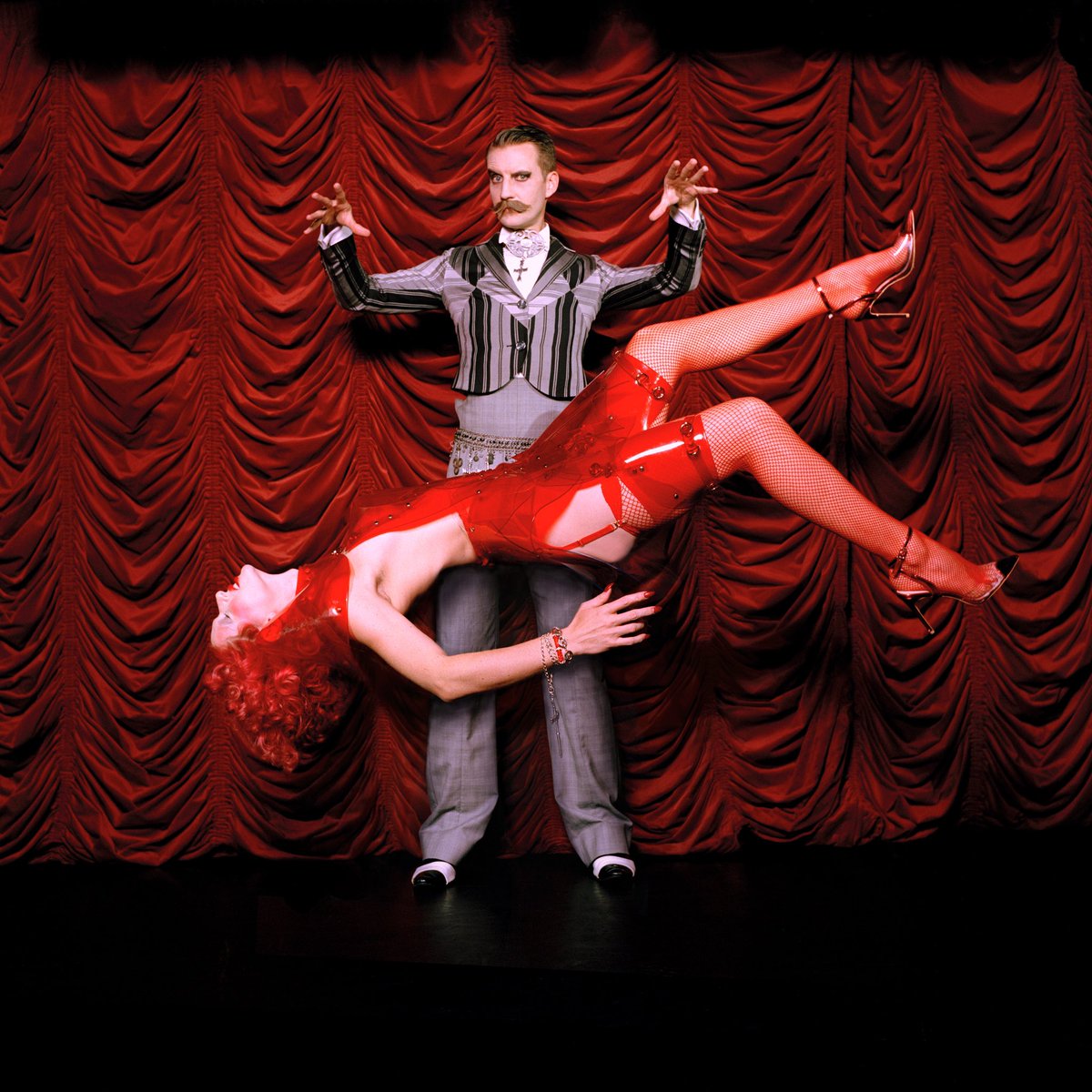 NorvilJosephine's tweet image. Norvil levitates the stunning #lovebailey for @cause_effectmag at #theboxsoho. Photo: Alessandro Merlo