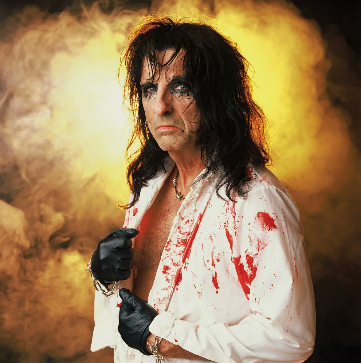 Happy birthday to Alice Cooper who was born on February 4th 1948 