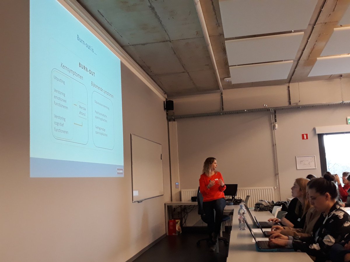 Burnout 2.0 door <a href="/steffiedesart/">Steffie Desart</a> duidelijk overzicht van het mechanisme bij burn out tijdens #carewear eindsymposium