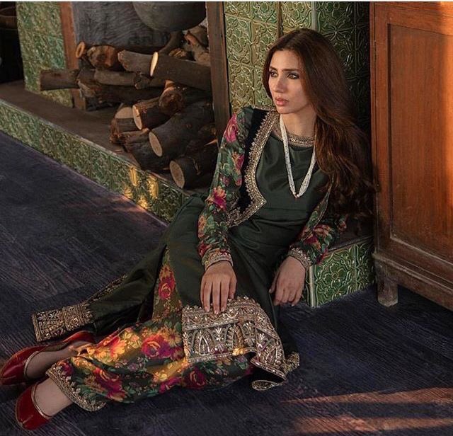 MIZZZNOOR's tweet photo. Check this beautiful dress by ZaraShahJahan worn by the beautiful #mahirakhan 
Let us replicate the design for you. 
We prepare all our dresses using Highest quality fabric &amp; Embellishments providing you with same designer quality at a very low price #ukpakistani #Pakistani https://t.co/WaPm3OEDOH