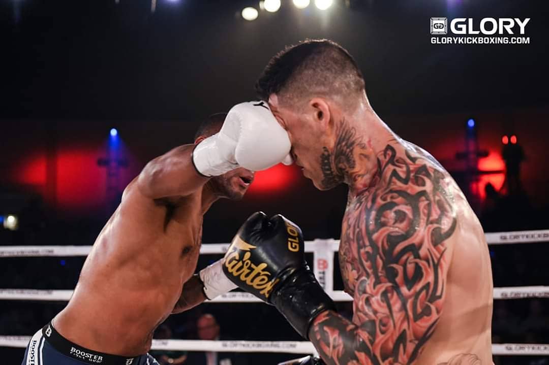 GLORY_Brasil's tweet photo. Segundas...
Wilnis x Rodriguez - #GLORY63
#glorykickboxing #kickboxing https://t.co/u8htCbwj5O