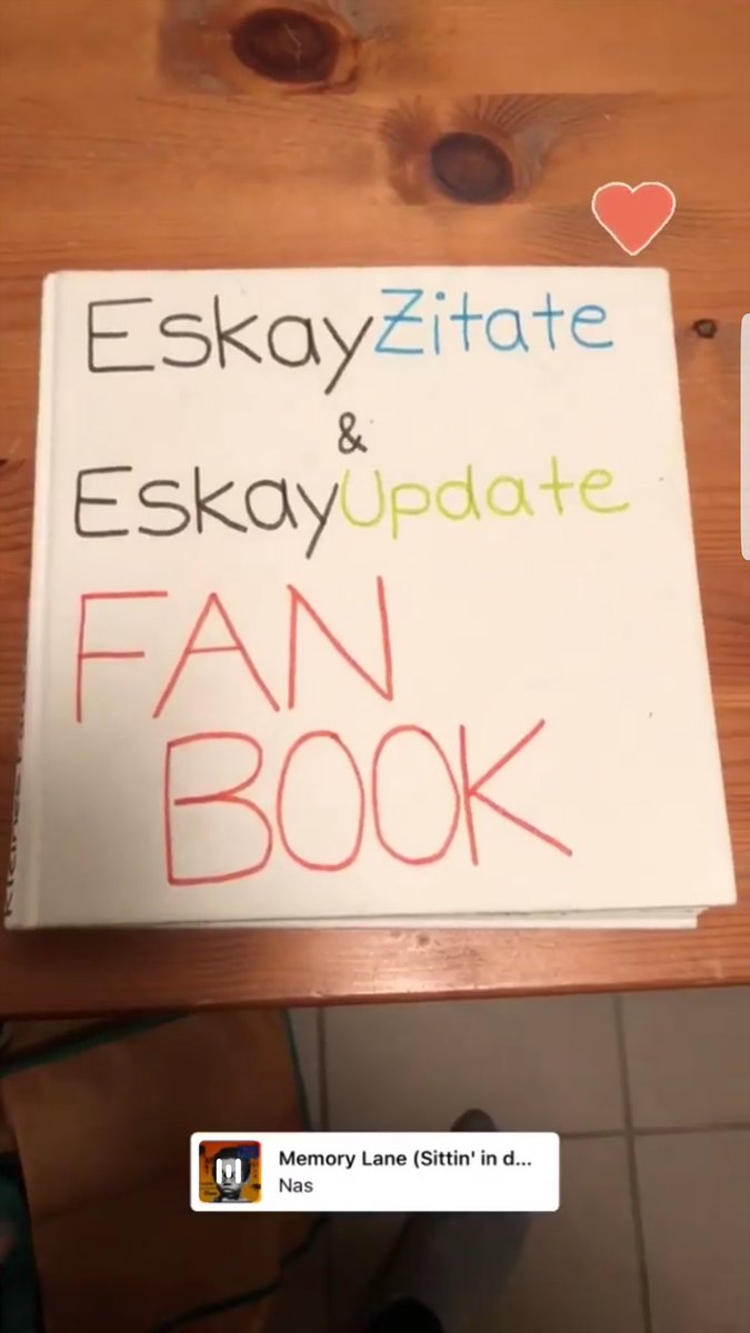 EskayUpdate's tweet photo. Hey Wir melden uns auch nochmal! 
@EsKayZockt hat unser Buch nochmal ausgepackt und ich dachte mir einfach, ich sollte mich nochmal hier melden! 
Habt ihr es auf Insta gesehen?? https://t.co/HoKtqVvuXN