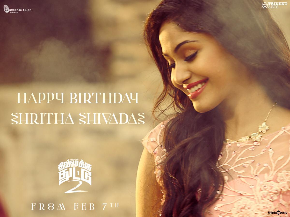 kollywoodtimes's tweet photo. Team #DhillukkuDhuddu2 Wishes🎉 Happy Birthday To @sshritha9 #HBDShrithaShivadas 🎂 #3DaysToGoForDD2
@iamsanthanam @tridentartsoffl @BhalaRb @ShabirMusic @SoundharyaRavi1 @shiyamjack @johnsoncinepro @rajnarayanan11 @thinkmusicindia https://t.co/ZX5MbdRlVR