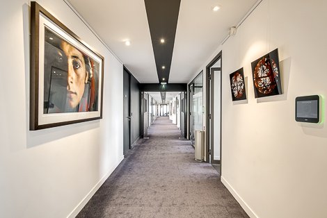 lc.cx/mRsS Nouveau bureau de Cyrus Conseil : Un projet accompagné par Artdesk Group de 2 000 mètres carrés chics, design, transparents, agiles et aérés.