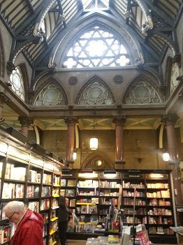 #Bradford has some #magnificent buildings.
Take for example the city-of-bradford.com/wool-exchange.… as pictured here - home to the @WaterstonesBD1 branch of @Waterstones: