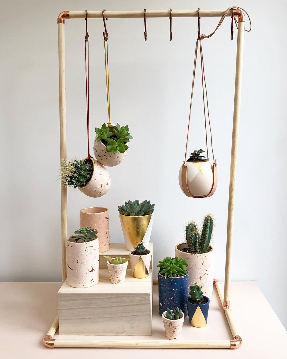 Hanging planter frames. Stylish and alternative. @marilu_studio