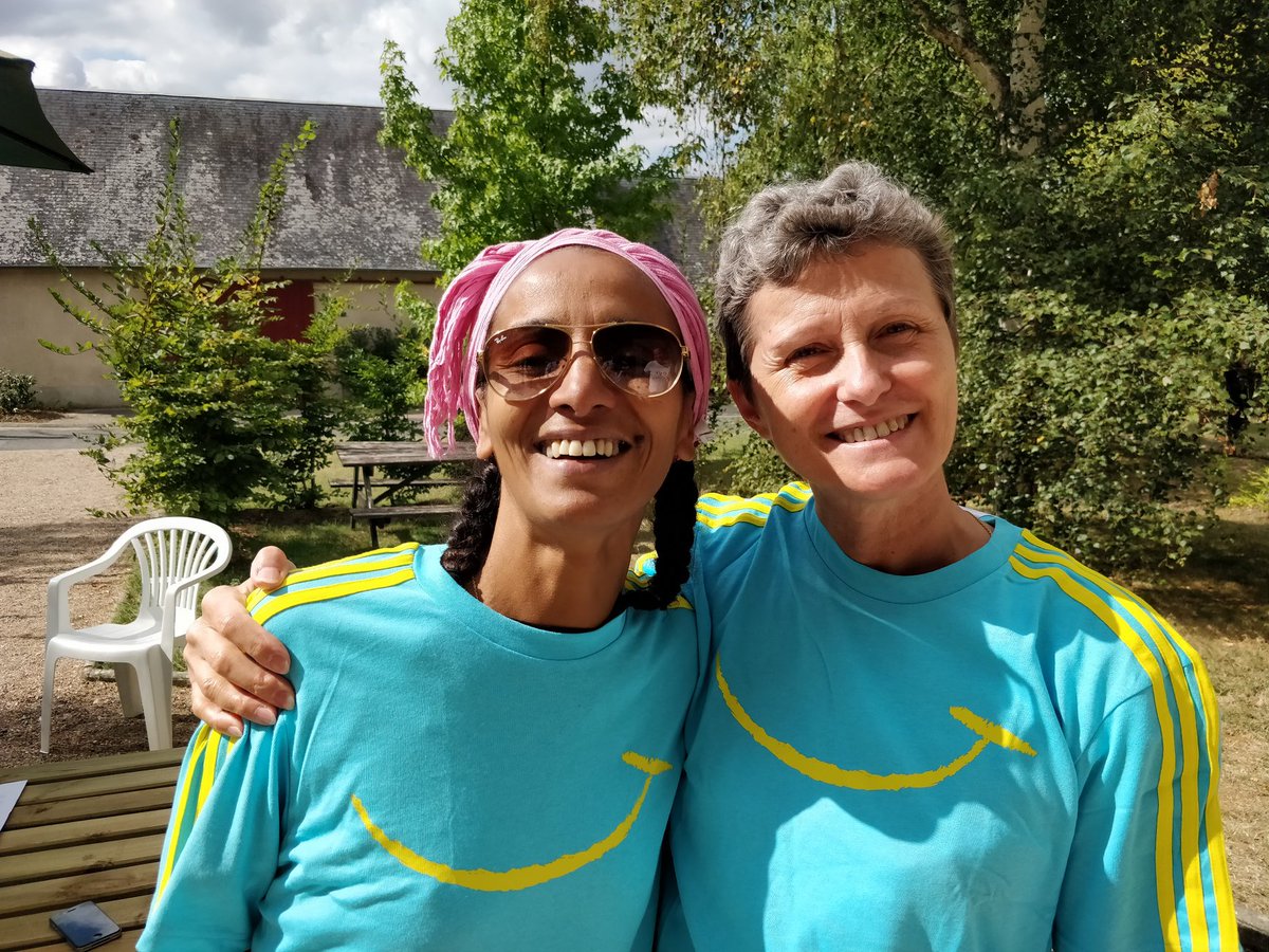 assosielbleu's tweet photo. Aujourd'hui c'est la journée mondiale de lutte contre le #cancer. L'occasion de vous rappeler que notre douce Maison de la Vie propose des séjours post-cancer pour se ressourcer après cette terrible épreuve ! Les dates de nos prochains séjours juste ici https://t.co/mO8UKPp9xX https://t.co/BL2bhyEbZP